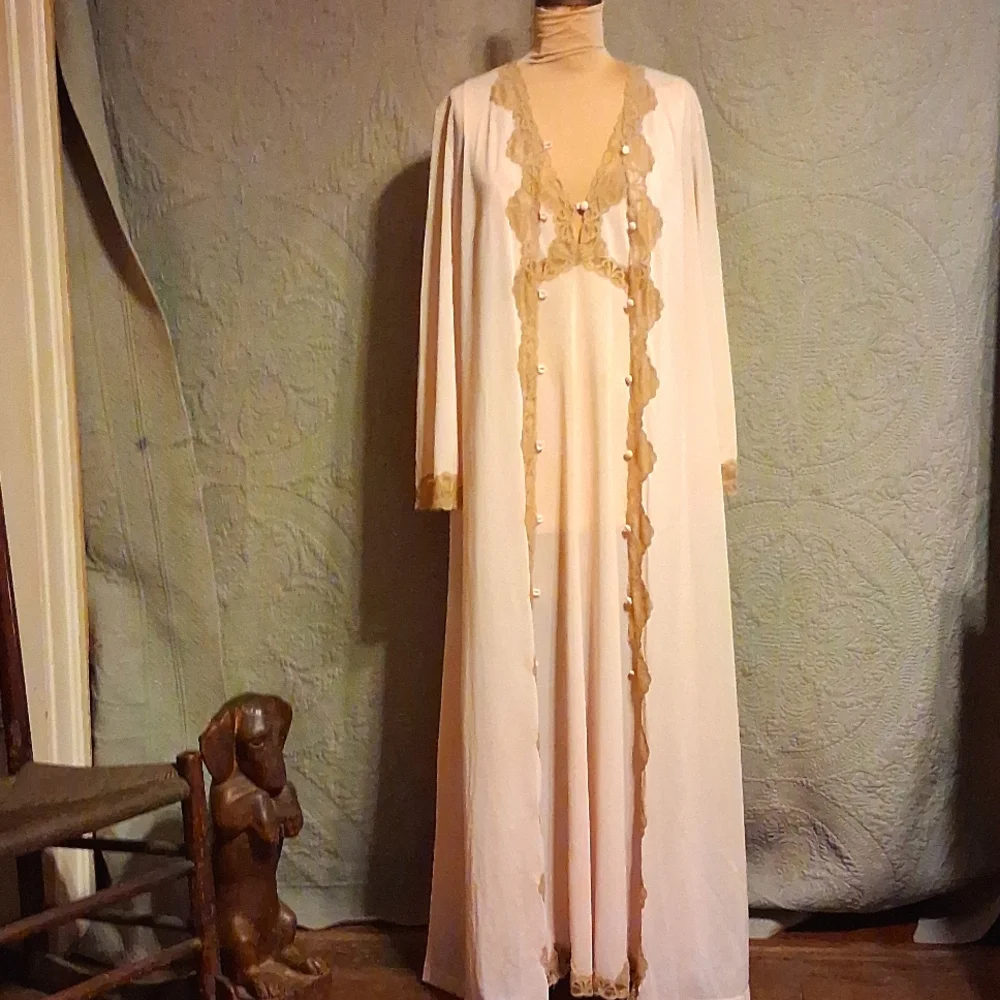 Emilio Pucci Vtg Robe & Chemise Set In Soft Pink W Bronze Lace.  Rare.  Medium